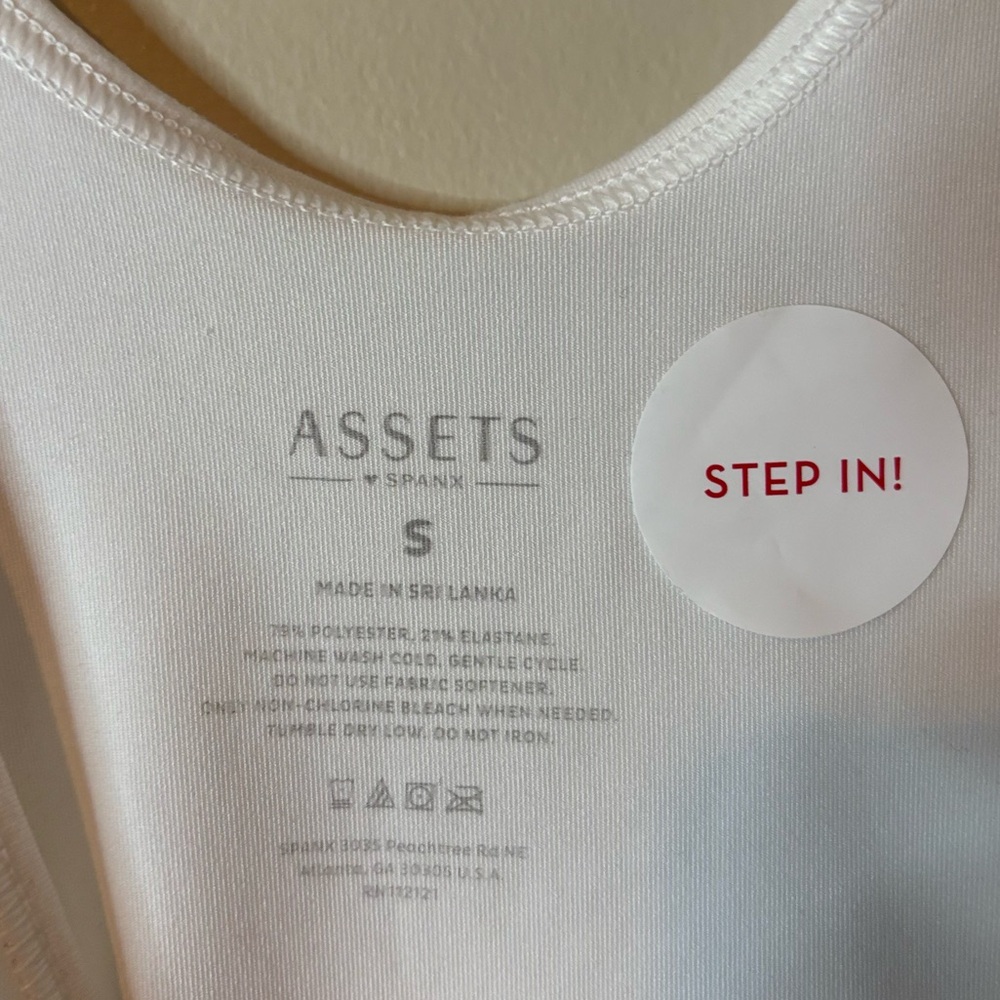 NWT Assets By Spanx White Smoothing Tank, Small. - Picture 4 of 7